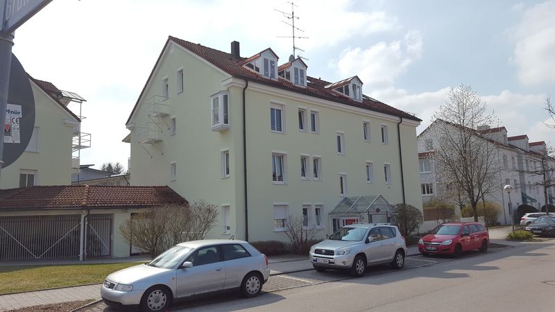 Sehr schöne 2 Zimmer Wohnung (möbliert) im Ortskern von Baldham